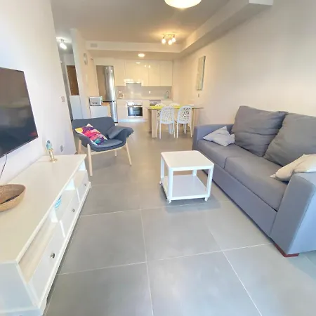 Tranquil Sunny With Private Rooftop *