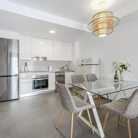 Tranquil Sunny With Private Rooftop * גרנדילה דה אבונה