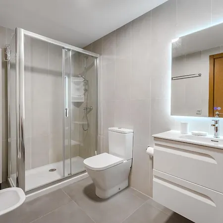 Tranquil Sunny With Private Rooftop * גרנדילה דה אבונה