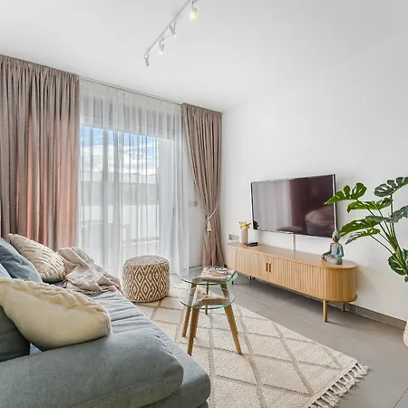 Tranquil Sunny With Private Rooftop Granadilla De Abona