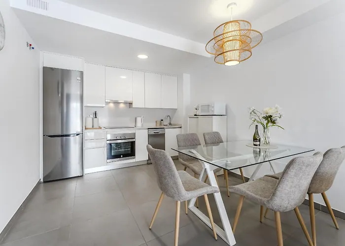 Tranquil Sunny With Private Rooftop * غراناديا دي أبونا