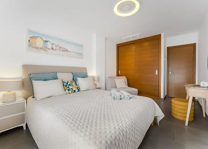 Daire Tranquil Sunny With Private Rooftop *