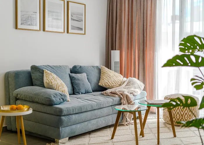 Tranquil Sunny With Private Rooftop غراناديا دي أبونا