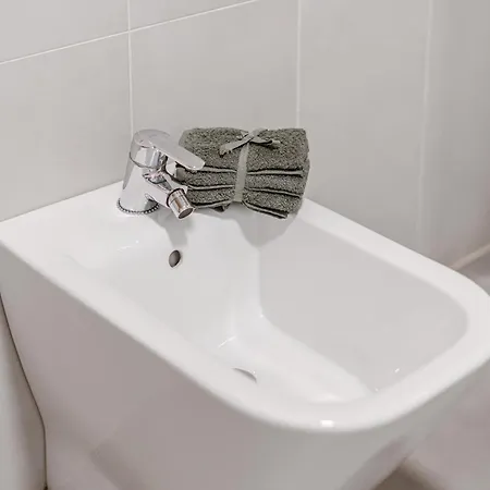 Tranquil Sunny With Private Rooftop Apartman *