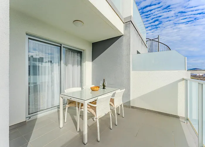 Tranquil Sunny With Private Rooftop * Granadilla De Abona