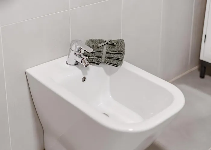 Tranquil Sunny With Private Rooftop Διαμέρισμα *