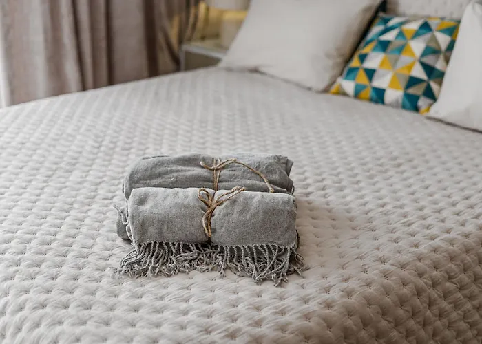 Tranquil Sunny With Private Rooftop Διαμέρισμα *