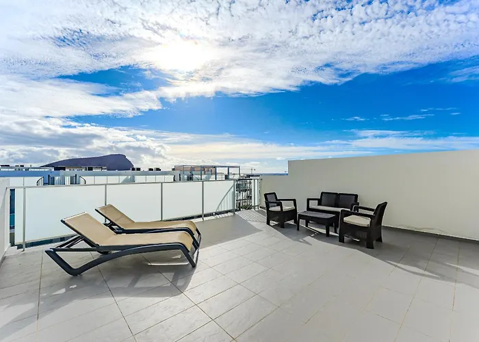 公寓 Tranquil Sunny With Private Rooftop